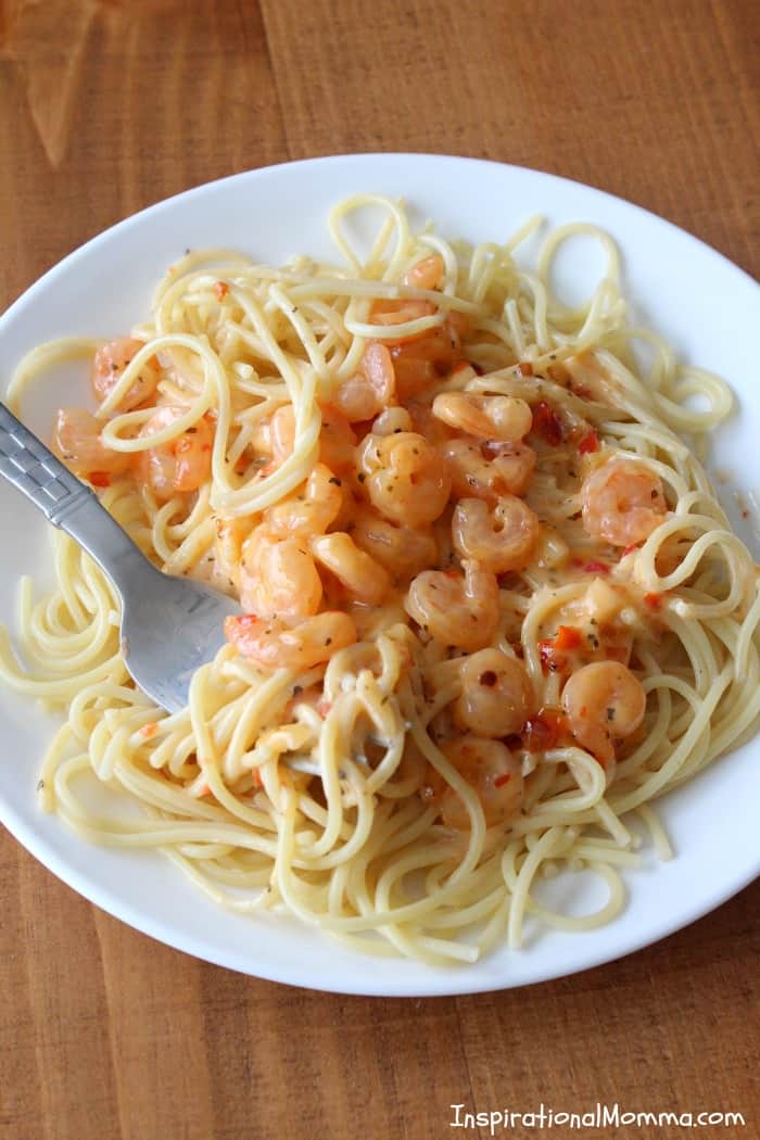 With just four ingredients, this Sweet & Sassy Shrimp Pasta will blow your mind. The flavors are so delicious and intense, you will be running for seconds.