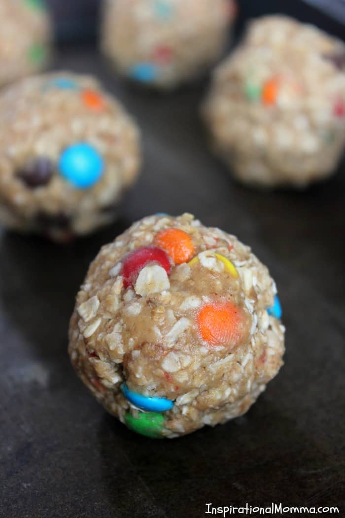 These No-Bake Easy Energy Bites are packed with flavor and just what you need to curb your cravings and boost your energy! Healthy and delicious!