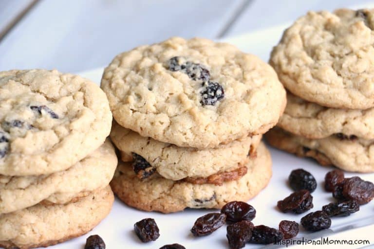 Chewy Oatmeal Raisin Cookies