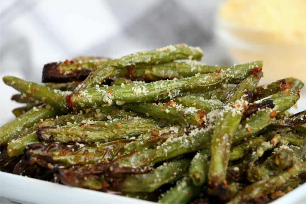 Closeup shot of air fryer green beans on plate