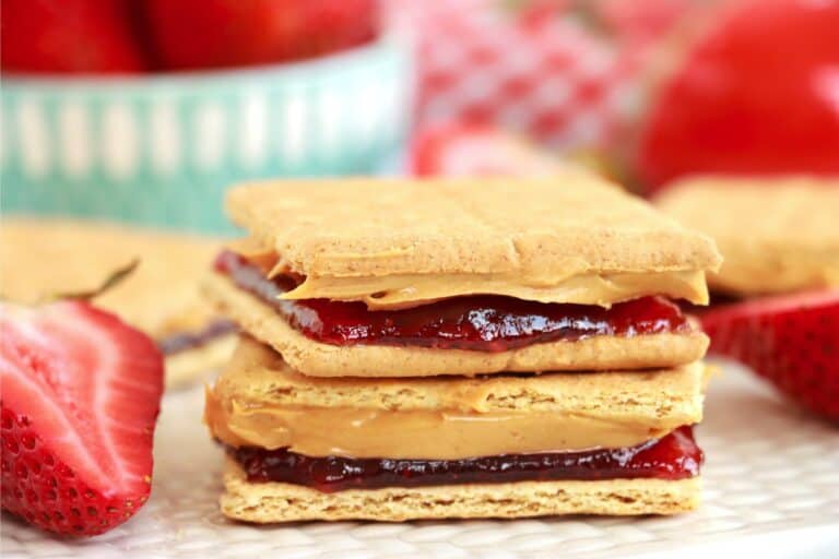 Peanut Butter and Jelly Graham Crackers Inspirational Momma