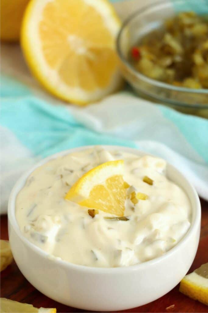 3 ingredient tartar sauce in bowl